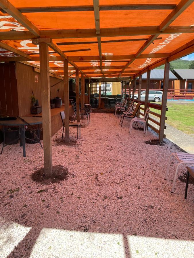 Oasis Motel & Holiday Park Терейнджи Экстерьер фото