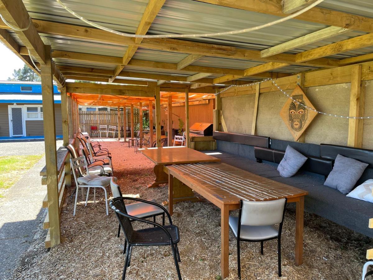 Oasis Motel & Holiday Park Терейнджи Экстерьер фото